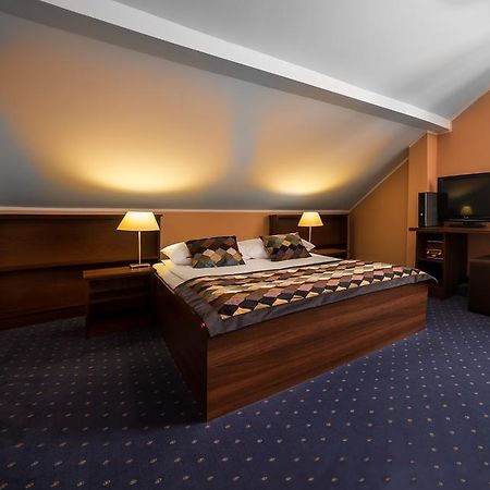 Hotel Colnus Kolno  Esterno foto