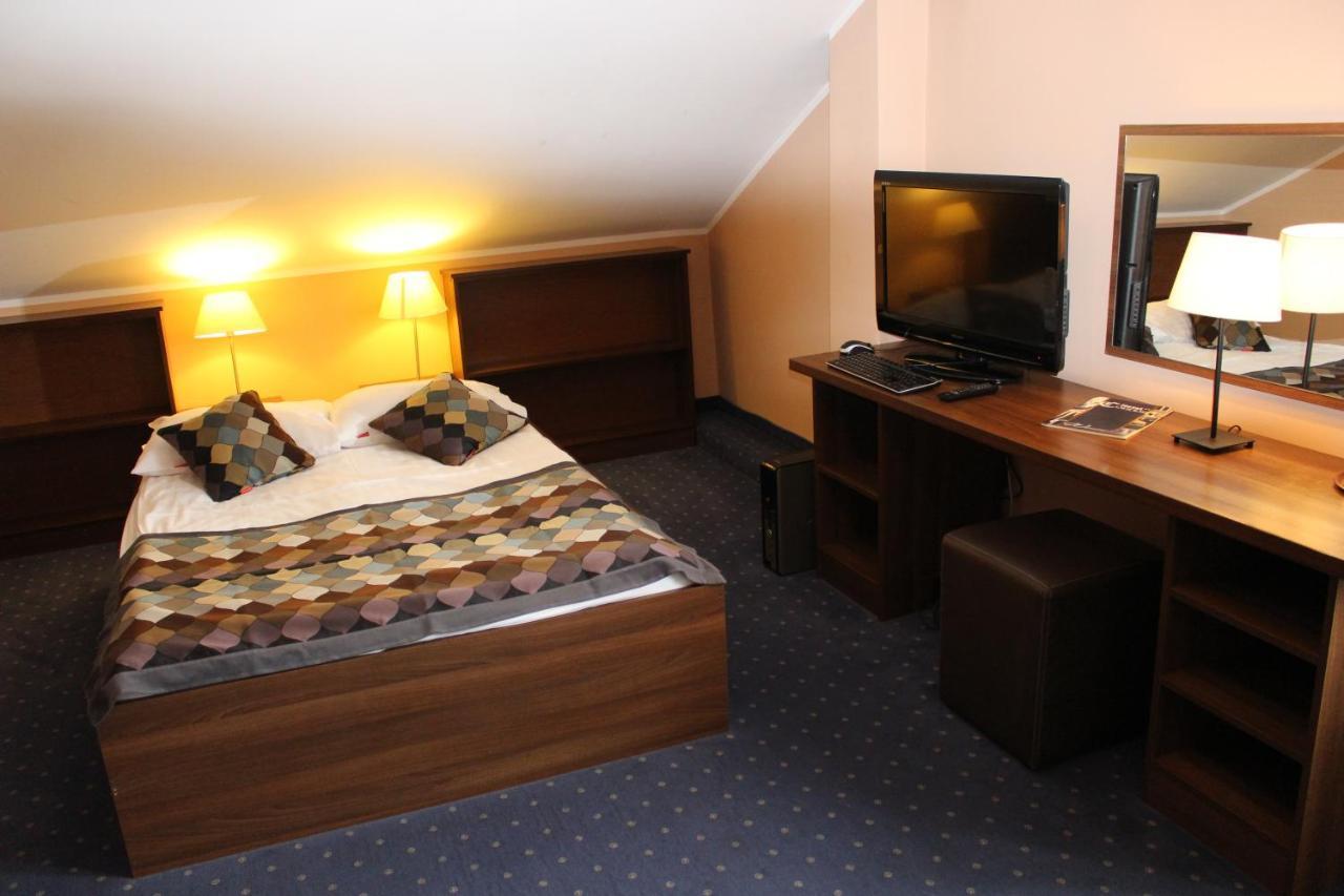 Hotel Colnus Kolno  Esterno foto