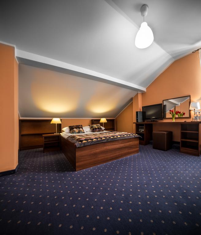 Hotel Colnus Kolno  Esterno foto