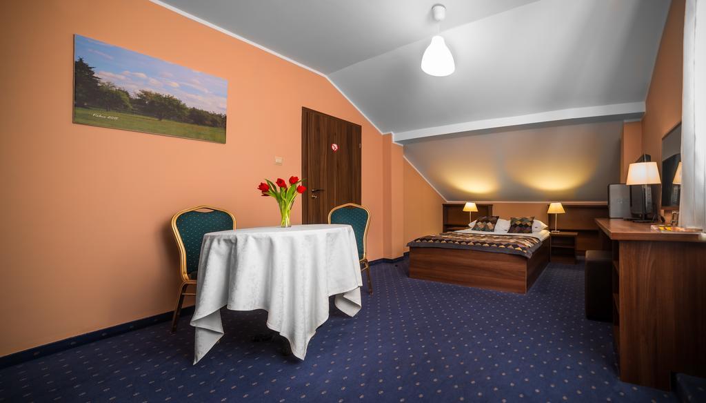 Hotel Colnus Kolno  Esterno foto