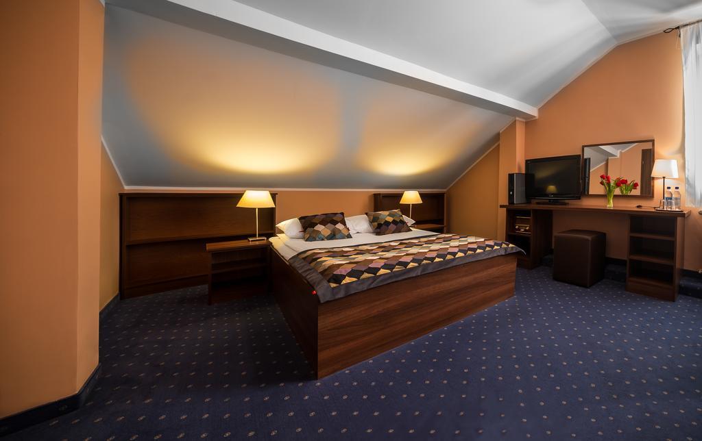 Hotel Colnus Kolno  Esterno foto
