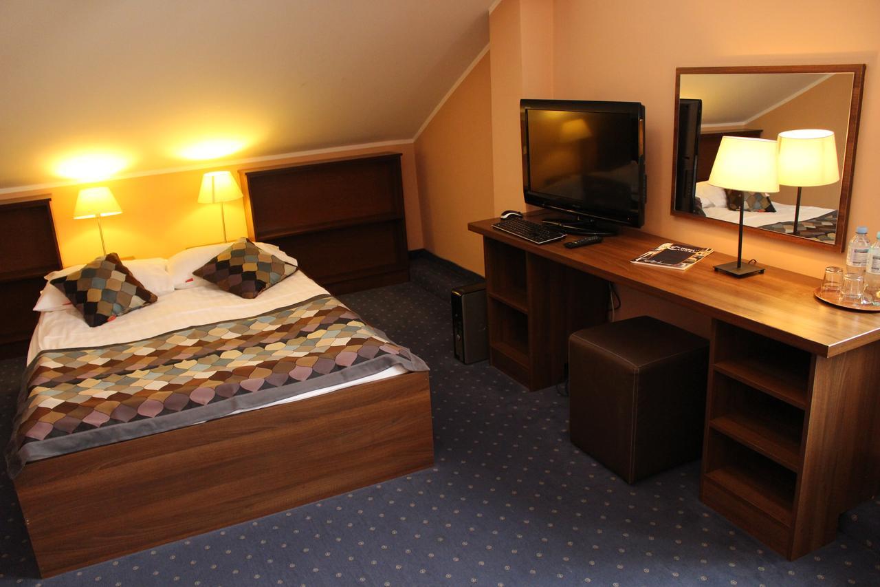 Hotel Colnus Kolno  Esterno foto